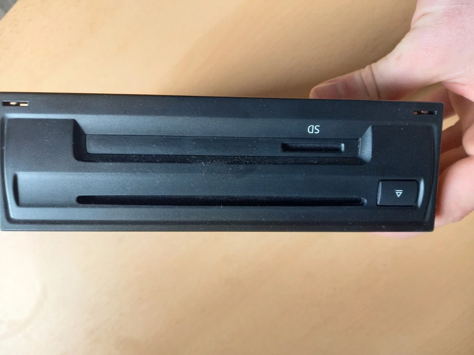 neuwertiges Steuergerät/Radio von VW, - Bild 1 von 3