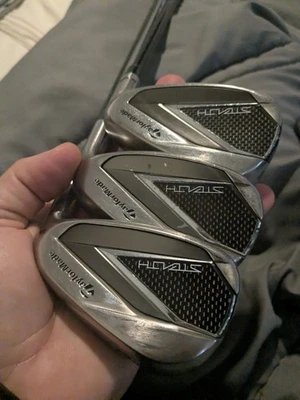 Right Taylormade stealth wedge set.pitching,approach,sand.regular graphite.iron - Image 1 of 4