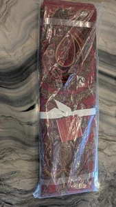 Pottery Barn Caroline Holiday Paisley Tischläufer 18x108 Rot Grün Gold Neu mit Etikett - Bild 1 von 4