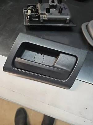 03-11 MANIJA INTERIOR PUERTA PASAJERO TRASERO DERECHO FORD CROWN VICTORIA  Foto 1 de 4