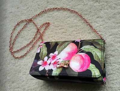 Ted Baker Bolso Bandolera Monedero Oro Rosa Herrajes/Arco Negro Rosa Estampado Floral Foto 1 de 4