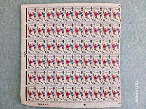 1966 WORLD CUP ENGLAND WINNERS BLOCK OF 60 SUPERB UNMOUNTED MINT. - Picture 1 of 2