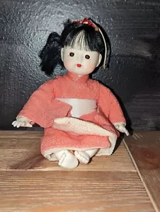 Vintage japanische Baby Mädchen Puppe traditioneller Kimono 7" Gofun Ichimatsu - Bild 1 von 4