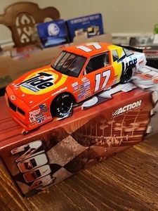 1987 Darrell Waltrip 17 Action Monte Carlo 1:24 Diecast NASCAR Martinsville 200 - Picture 1 of 13