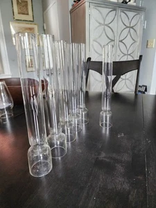 Gruppe von 6 schmalen Glas Petroleum Kero Lampe Schornsteine - Bild 1 von 14