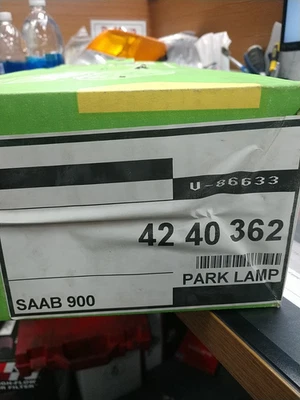 NUEVO OEM Valeo Saab NG 900 Conjunto de luz de señal de giro derecha 4240362 1994 a 1998 Foto 1 de 3