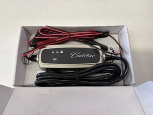 GM CADILLAC BATTERY CHARGER TENDER OEM NEW 23499966 - Picture 1 of 3