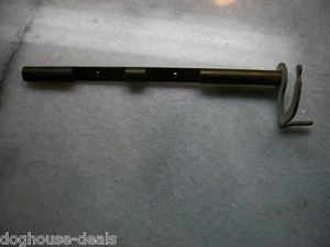 VINTAGE CARTER CARBURETOR THROTTLE SHAFT + LEVER ASSEMBLY 4 3/4" 2 FLATS AT 7/8" - Bild 1 von 3