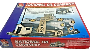 Life--Like HO Scale Model Kit # 433-1331 National Oil Company Nuevo en Caja Sellada - Imagen 1 de 6