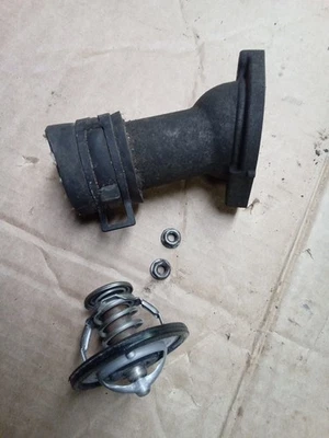 03-06 Cubierta Termostato Lexus GS300 2JZVTI 2jz Sc300 Is300 Foto 1 de 4