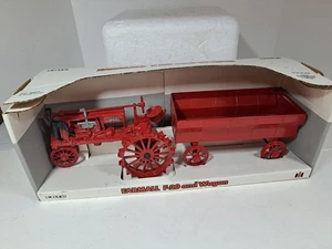 NIB 1/16 Farmall F-20 Tractor and Wagon 4227 - Picture 1 of 7