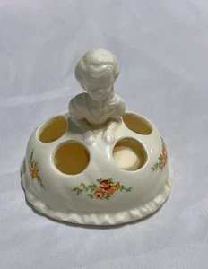 Soporte para lápiz labial vintage 1967 Int W.D.B. - Cerámica Floral Off White 3 1/2 pulgadas - Imagen 1 de 8