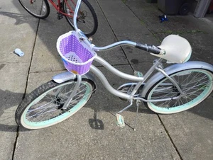 Huffy  Cranbrook 24 inch Womens Comfort Cruiser Bike  - Picture 1 of 2