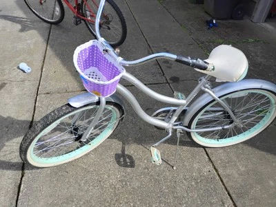 Huffy  Cranbrook 24 inch Womens Comfort Cruiser Bike  - Image 1 of 2