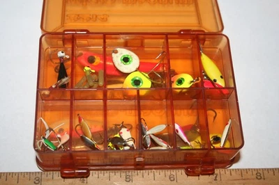 Plantillas de pesca en hielo Plano 3214 Micro-Magnum Tackle Box completamente cargadas-cucharas-2 lados Foto 1 de 4
