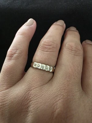 Antigua banda de oro amarillo de 10k talla 71/4 Foto 1 de 3