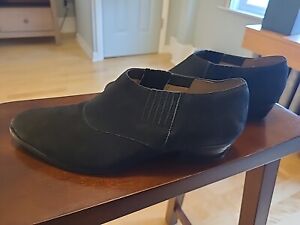 Naturalizer Black Suede Women's Shoes Size 8.5W Chunky Heels 1.5 Inches