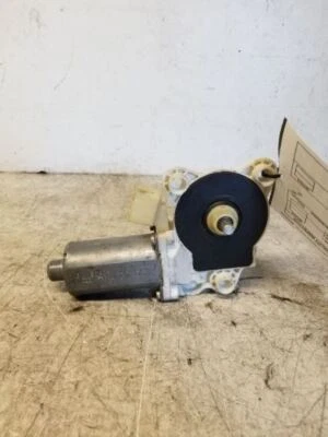 2004 to 2009 Mercedes-Benz E320 - Right Front Window Motor 211 Type 2118203042 - Image 1 of 4