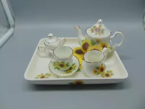 Juego de girasoles de té miniatura Royal Doulton 8 piezas. China de hueso - Imagen 1 de 4