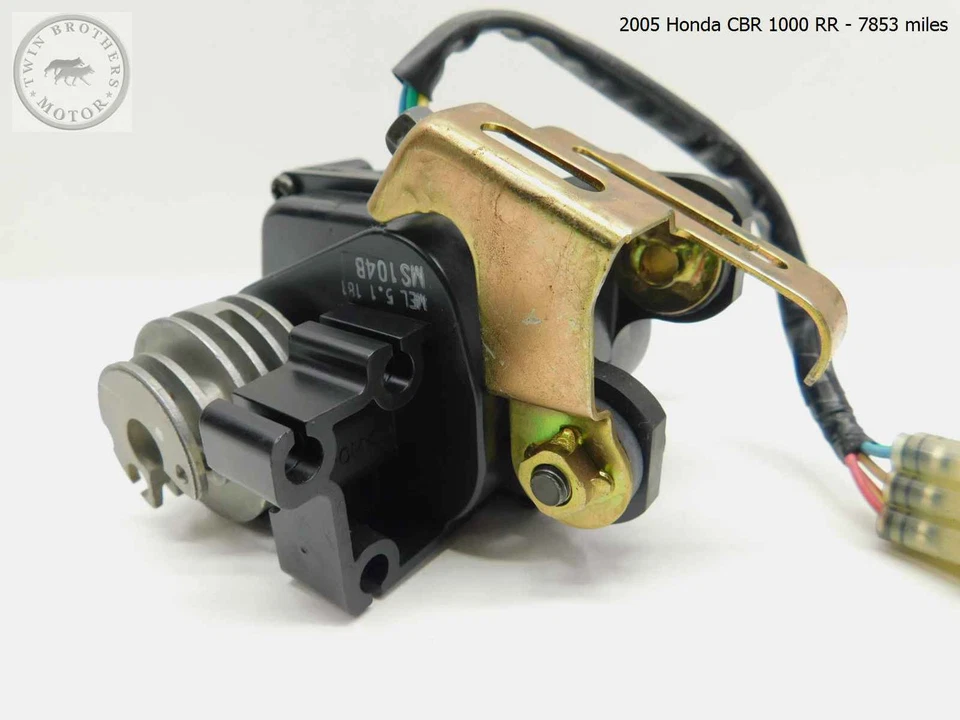 Motor actuador de escape Honda CBR 1000RR 2004-2005  Foto 1 de 4