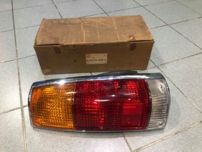 Isuzu KB26 KBZ 2200 CHEV LUV 82 (DERECHA) Luz Trasera Lámpara Nos Genuina Tri Petch Isuzu Foto 1 de 4