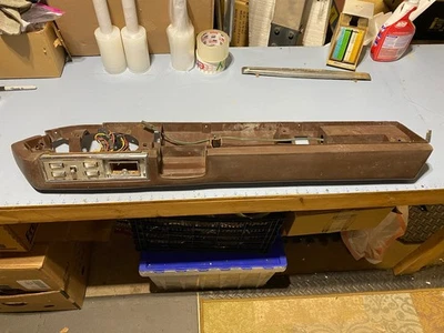 Ford Thunderbird 1970-71 2 puertas reposabrazos lado derecho OEM D0SB-6524144-DW-RX Foto 1 de 4