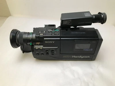 Sony CCD-V5 Auto Handycam Video8 Camcorder Vintage 1980s Japan UNTESTED - Image 1 of 4