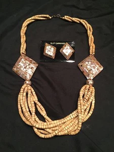 Collar de madera con hermoso acento en collar que coincide con pendientes de la India - Imagen 1 de 3