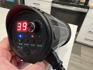 NEEWER N-250W Professional Photo System Studio Light Flash - Works - Need Bulbs - Picture 1 of 5