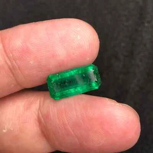 Natural 3.50 Carat Vivid Green Swat Emerald Faceted Loose Gemstone For Jewelry - Picture 1 of 1