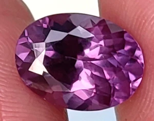 Piedra preciosa suelta Montana corte ovalado certificado zafiro púrpura natural de 5,00 quilates. - Imagen 1 de 10