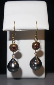 18 kt Black Pearl and Ruby Drop Earrings - Picture 1 of 4