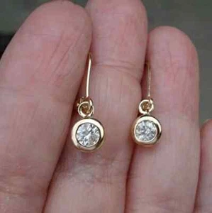 Pendiente colgante/gota chapado en oro amarillo de 14 k diamante creado en laboratorio corte redondo de 1,20 quilates - Imagen 1 de 4
