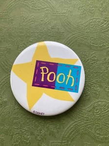 VINTAGE 2 1/2" PROMO PINBACK BUTTON DISNEY - WINNIE THE POOH - Picture 1 of 3