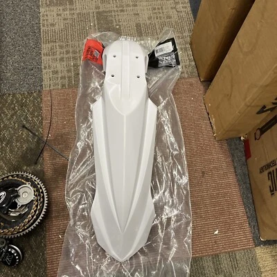 YAMAHA YZ250F Front Fender White 2010-2018 Polisport - Image 1 of 4
