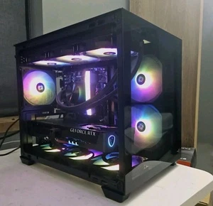 Gaming PC RTX 5070 Rysen 9600X 32GB DDR5 6000MHZ 1TB Speicher WIN 11 ARGB - Bild 1 von 5