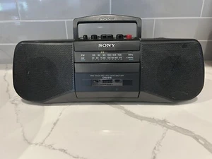 Sony CFS-B15 Portable AM/FM Radio Cassette-Corder Tape Boombox - FULLY TESTED - Picture 1 of 4