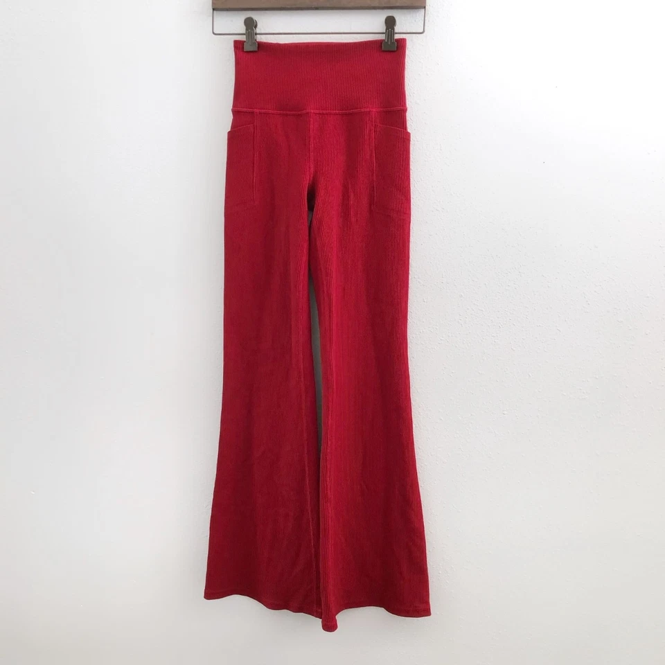 ATHLETA Salutation Stash Rib Flare rojo talla XS Foto 1 de 4