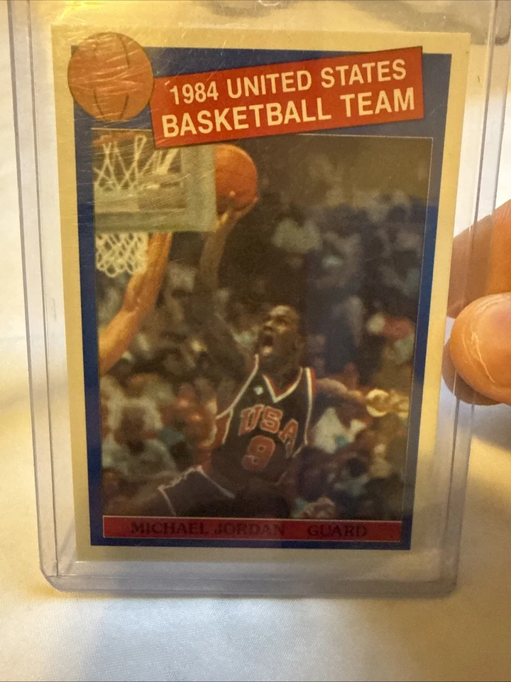 Tarjeta de Michael Jordan 1984 EXTREMADAMENTE RARA equipo olímpico de baloncesto de Estados Unidos + universidad Foto 1 de 3