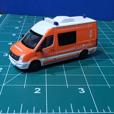 Vehículo de emergencia contra incendios Volkswagen German Feuerwehr escala HO 1:87 Rietze Foto 1 de 4