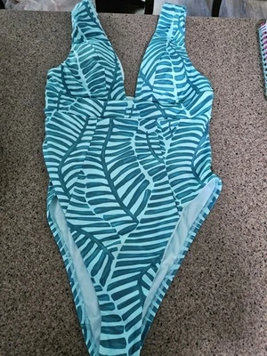 Traje de baño Vitamina A Jade Verde azulado tropical floral 1 pieza frontal - mediano 8-10 Foto 1 de 4
