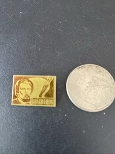 Pin Anstecker Vasnetsov Berühmte Person Vintage Russland UdSSR Sowjet - Bild 1 von 2