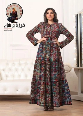 Thobe Palestino Bordado Mujer Completo TATREEZ Heritage Mix ColoresBordado - Imagen 1 de 4
