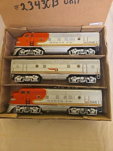 LIONEL POSTWAR  2343 SANTA FE F-3 DIESEL "AA" UNITS WITH 2343C UNIT - Picture 1 of 3