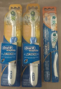 2 Oral-B Complete Action Power Battery Toothbrush + 2 Refill - Picture 1 of 2