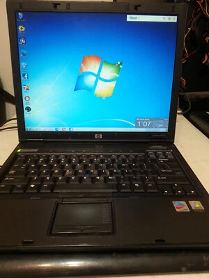 Portátil HP Compaq nc6220 14" intel Pent m1.73 1.5 ram, disco duro 40gig, Windows 7 Foto 1 de 4
