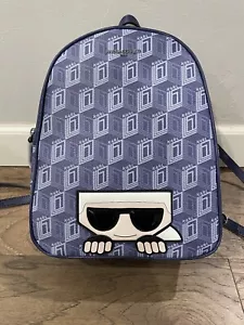 Nueva con etiquetas $198 Karl Lagerfeld Paris Indigo Adele Monograma Mochila Para Mujer Talla Única - Imagen 1 de 14