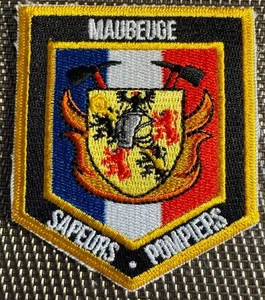ECUSSON PATCH SAPEURS POMPIERS MAUBEUGE (ÉCU 90) - Picture 1 of 2