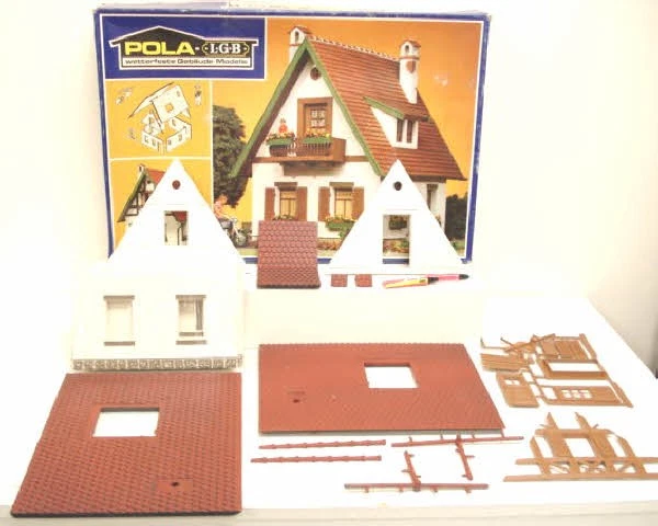 Pola 930 European Cottage - Image 1 of 1