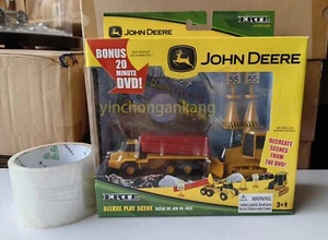 John Deere ERTL Deluxe Play Scene W/DVD Year 2006. NIP - Picture 1 of 4